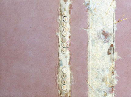 Reliure en daim rose et papier floral Étui en papier bois Alessandro Baricco SOIE Édité chez Albin Michel, 1997 13 x 20,5 cm Réalisée en 1998